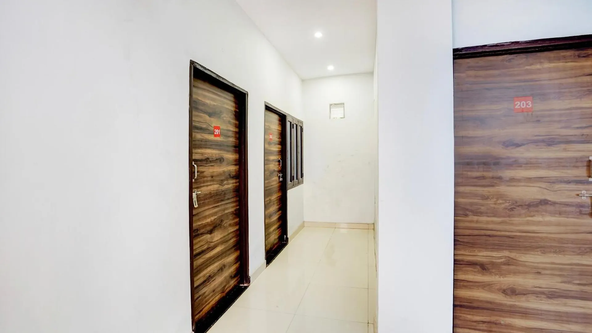 Hotel O Bellavue Greater Noida