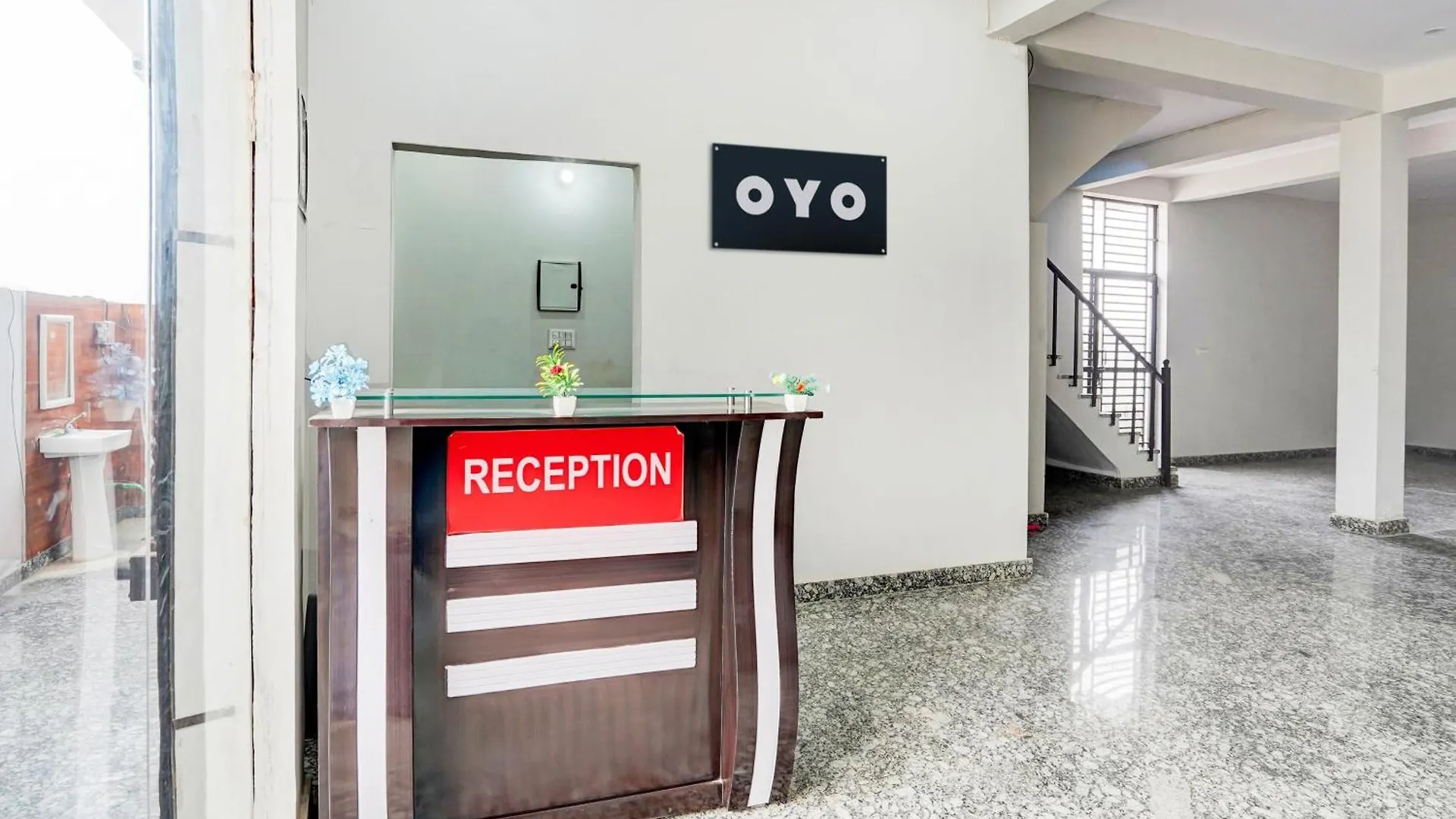 Hotel O Bellavue Greater Noida