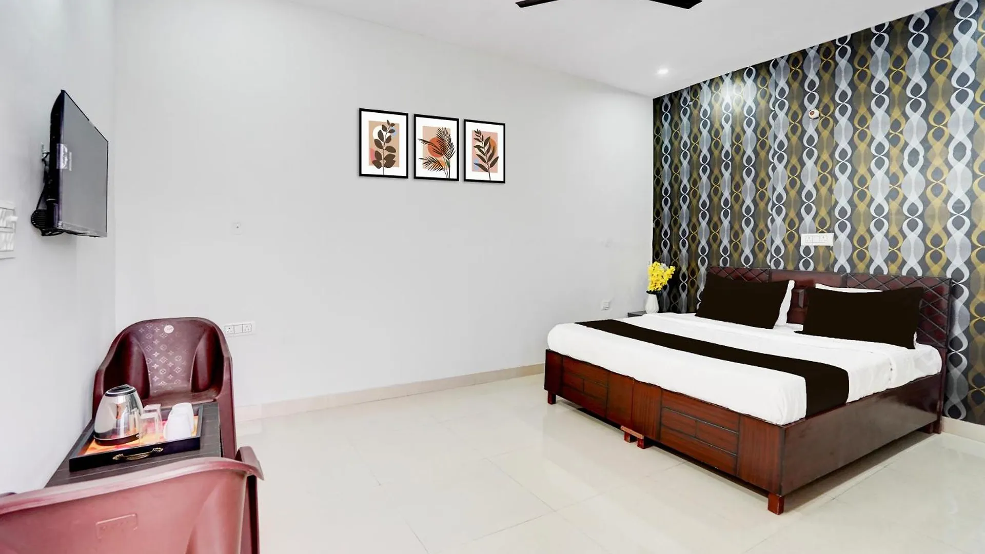 Hotel O Bellavue Greater Noida