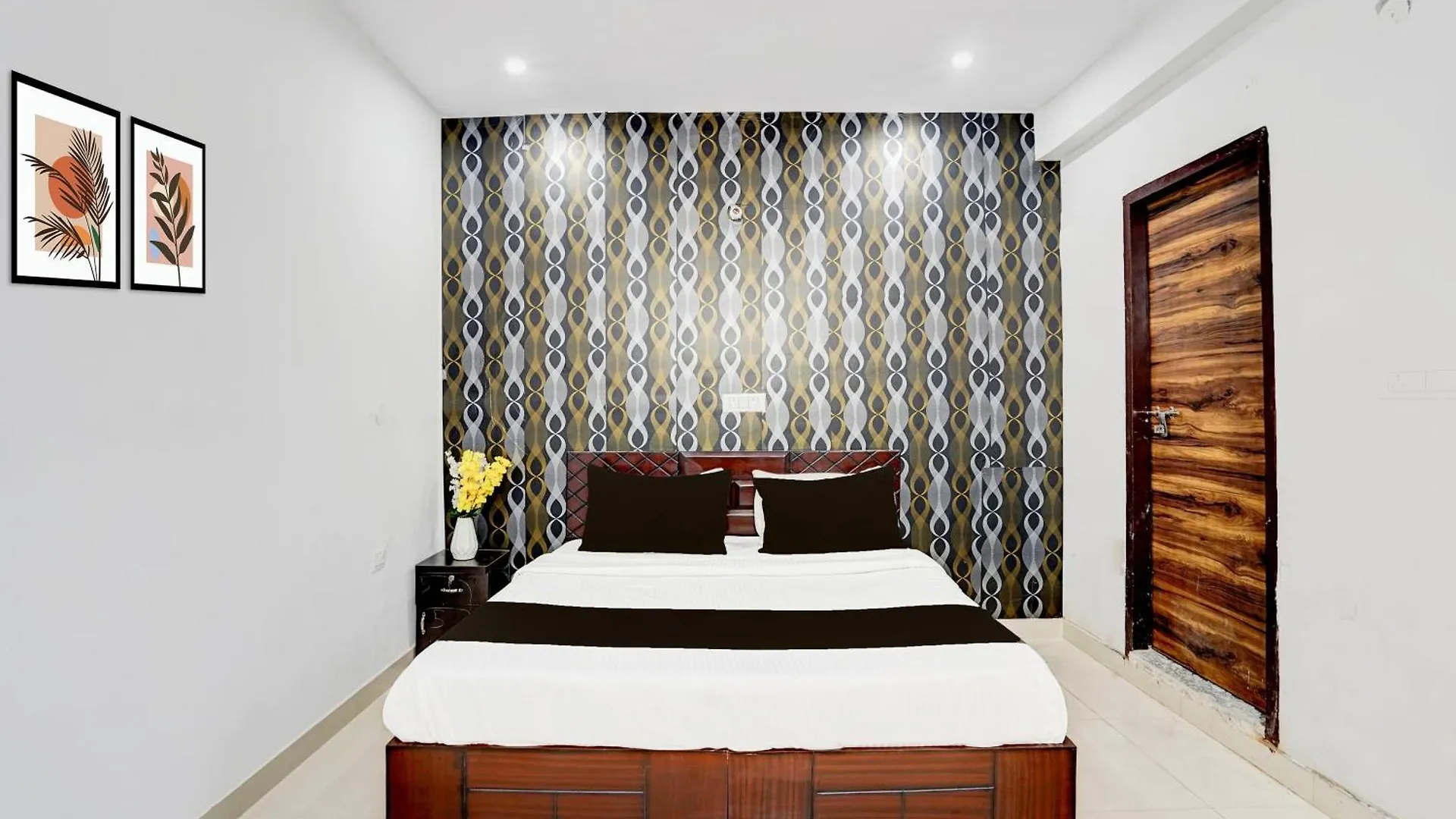 Hotel O Bellavue Greater Noida