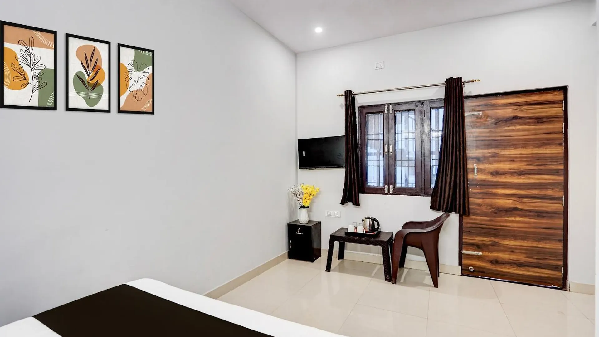 Hotel O Bellavue Greater Noida