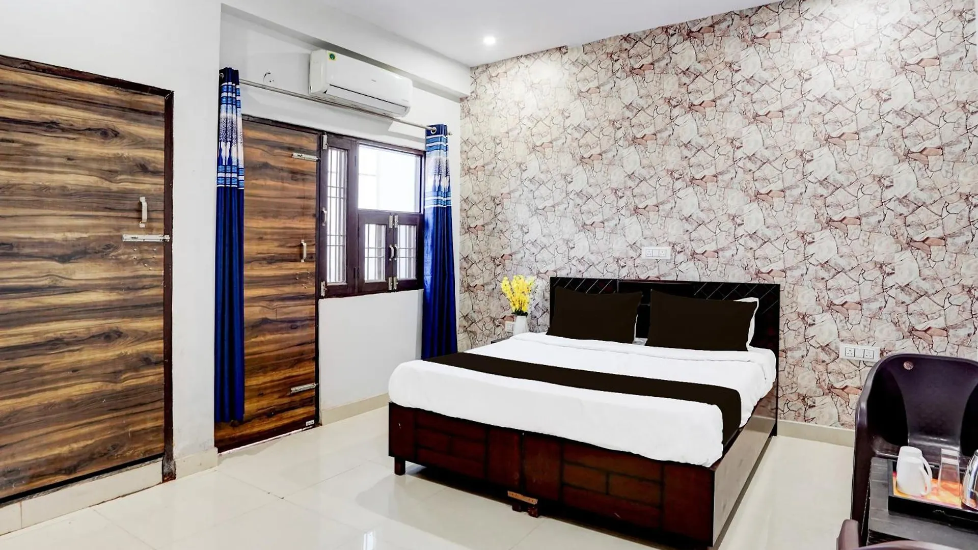 Hotel O Bellavue Greater Noida