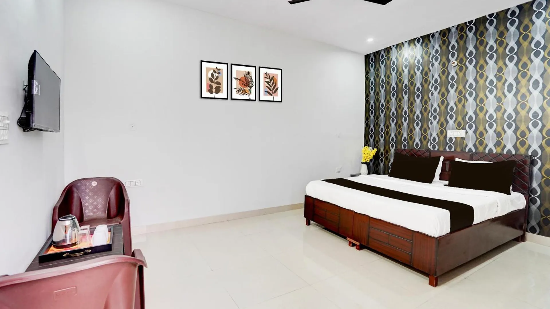 Hotel O Bellavue Greater Noida India